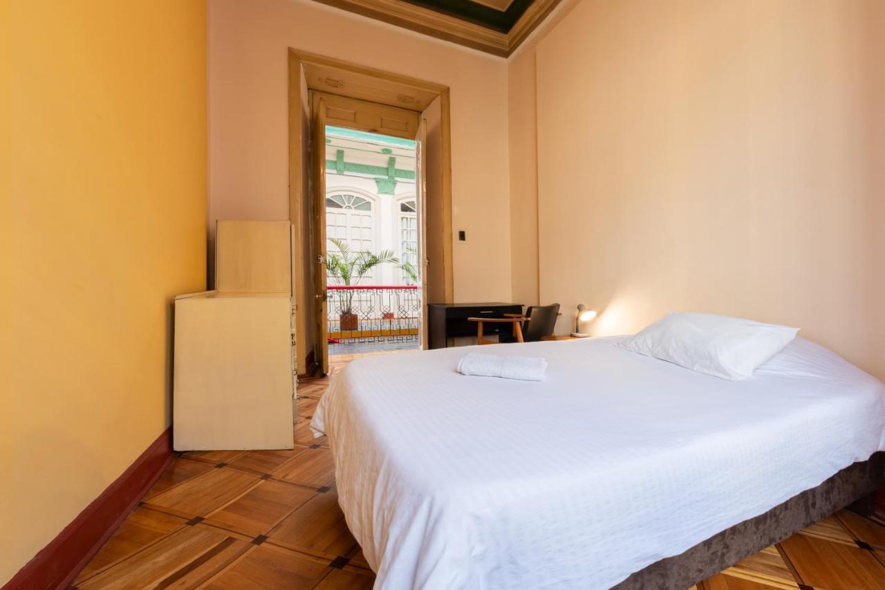 Hostal R10 Bogota Bagian luar foto