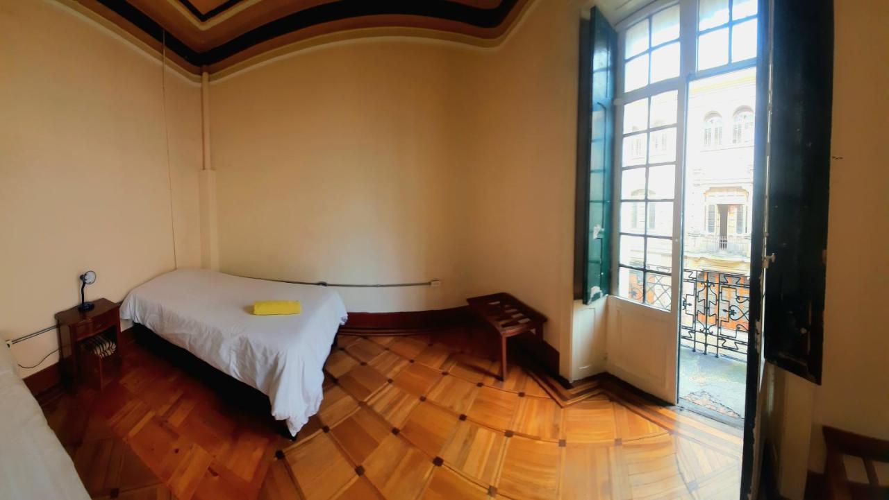 Hostal R10 Bogota Bagian luar foto